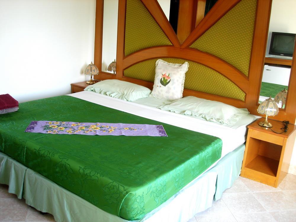 Waree'S Guesthouse Phuket Extérieur photo