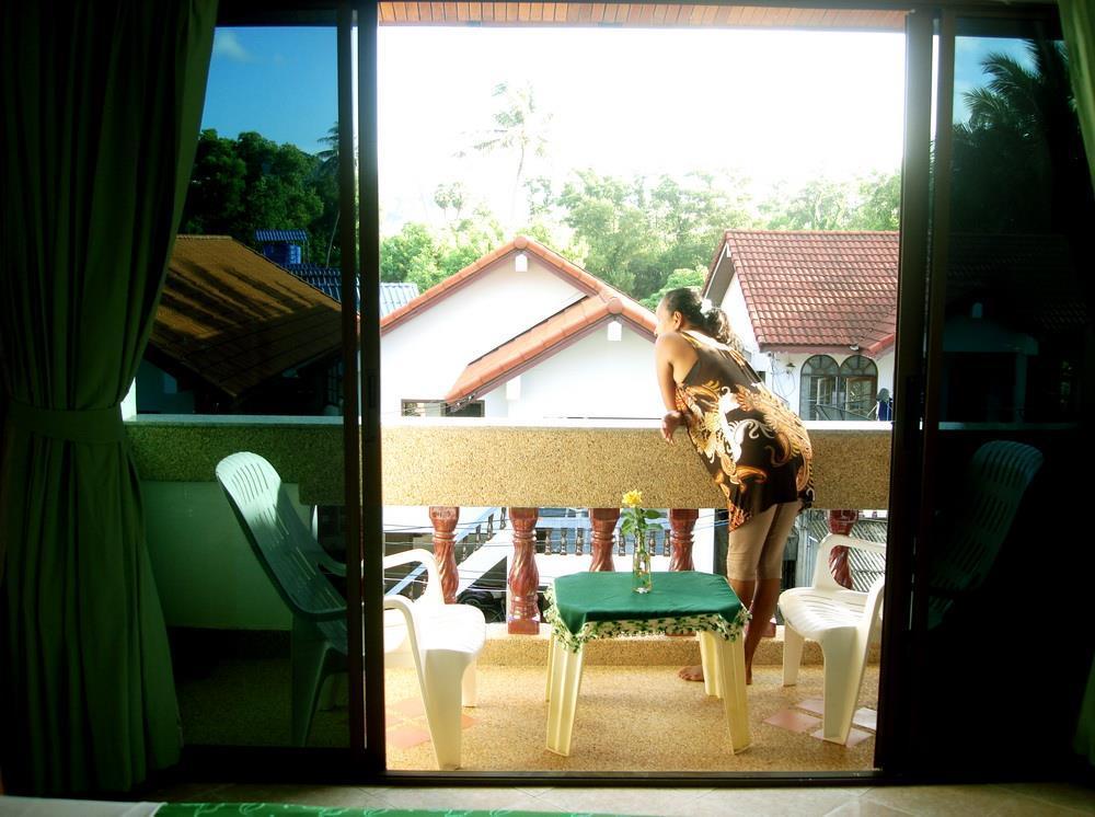 Waree'S Guesthouse Phuket Extérieur photo