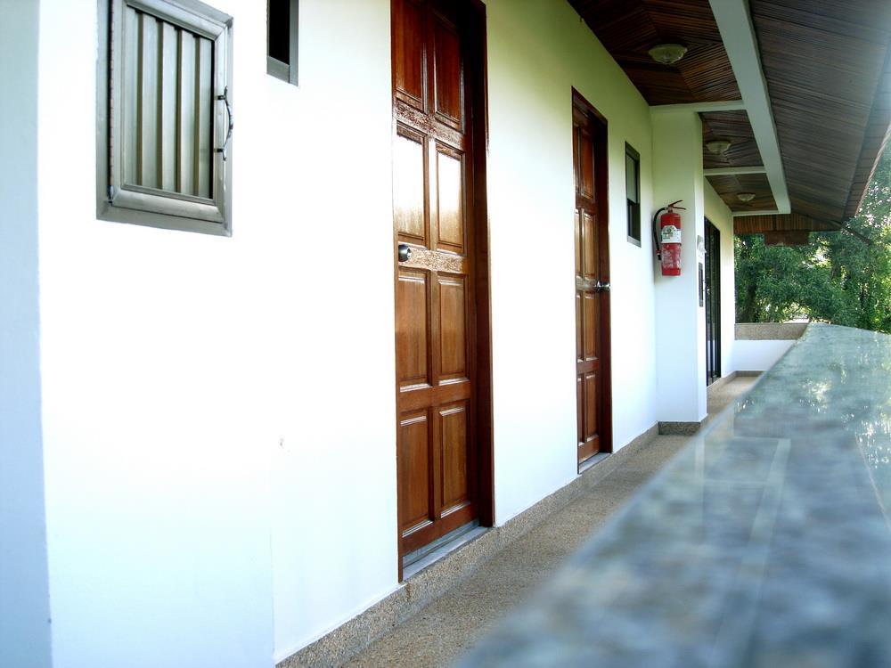Waree'S Guesthouse Phuket Extérieur photo